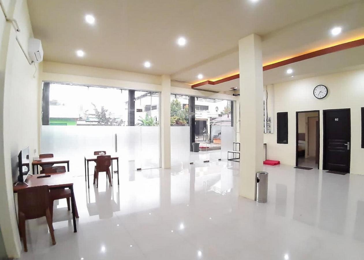 Hotel RedDoorz Syariah near Transmart Jambi 2 Palmerah Zewnętrze zdjęcie