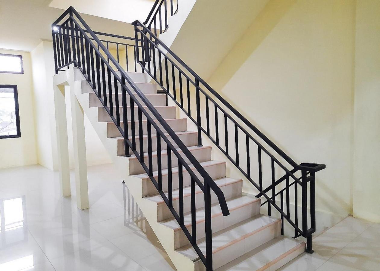 Hotel RedDoorz Syariah near Transmart Jambi 2 Palmerah Zewnętrze zdjęcie