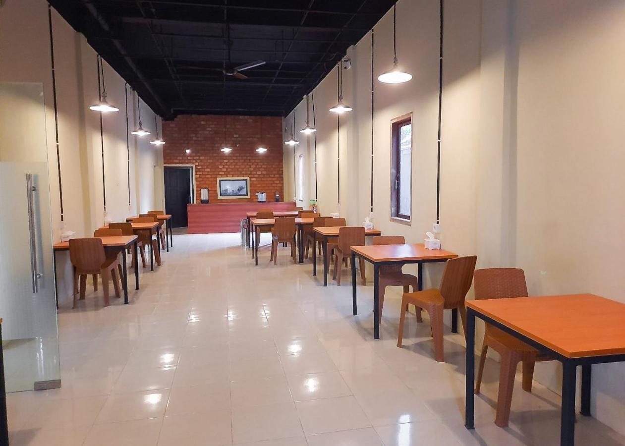 Hotel RedDoorz Syariah near Transmart Jambi 2 Palmerah Zewnętrze zdjęcie