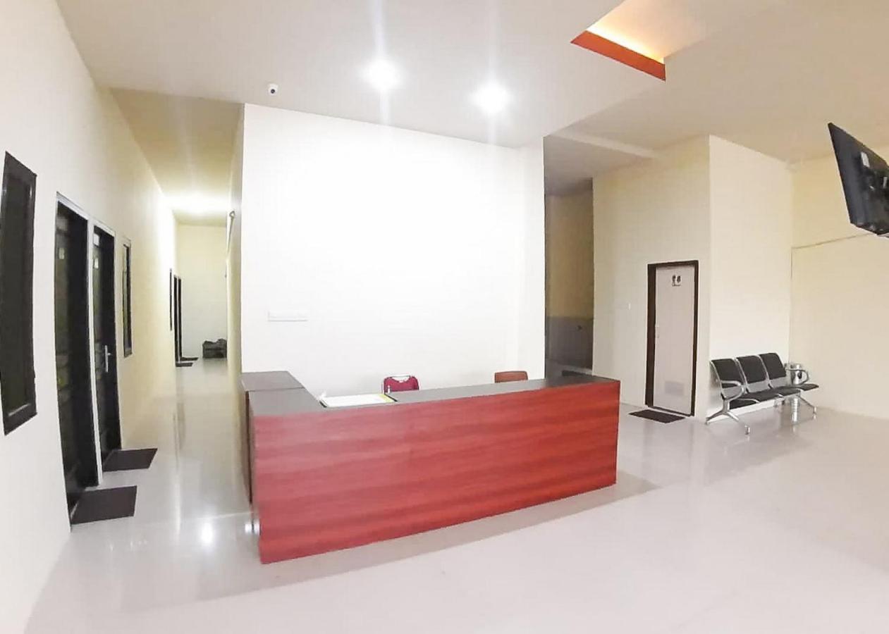Hotel RedDoorz Syariah near Transmart Jambi 2 Palmerah Zewnętrze zdjęcie