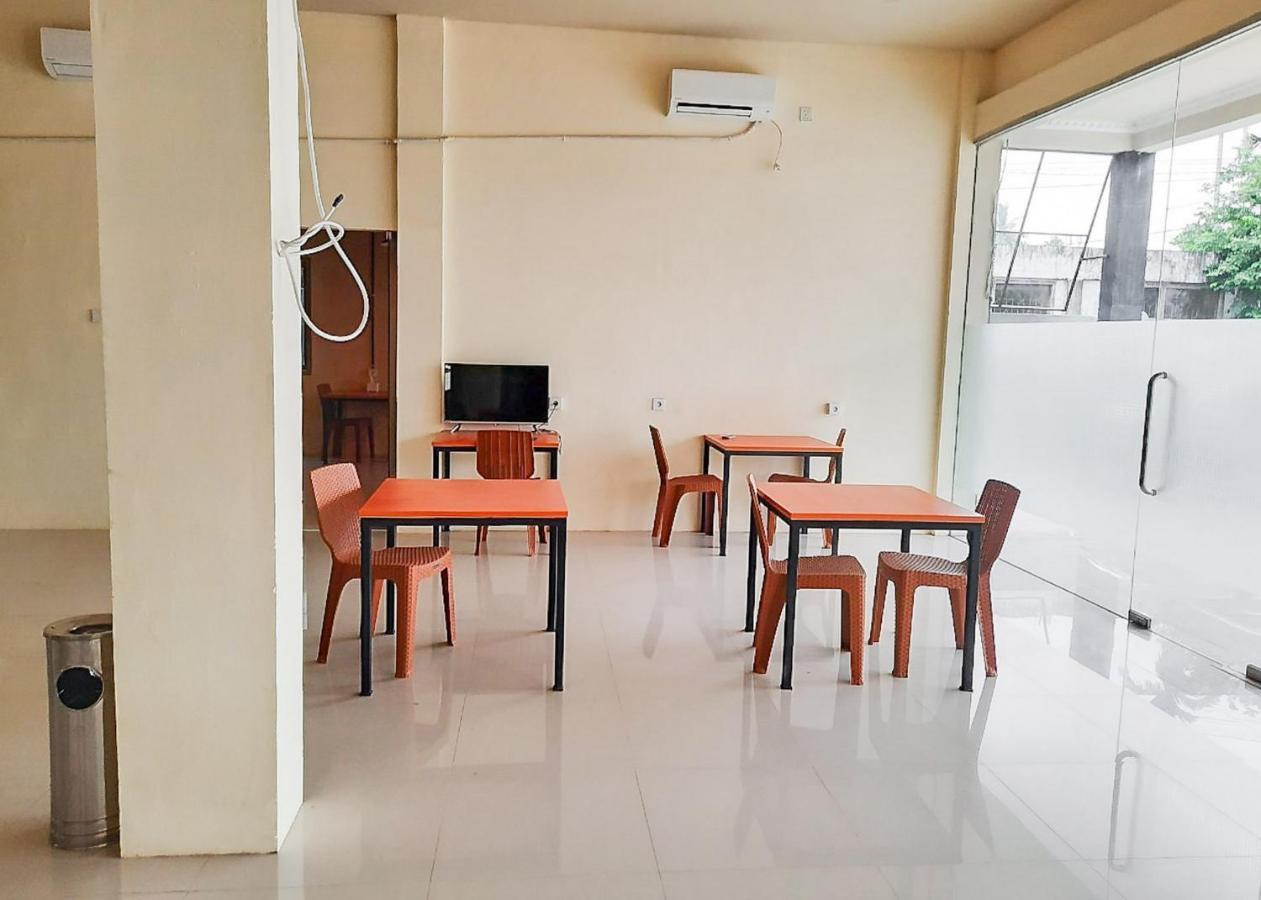 Hotel RedDoorz Syariah near Transmart Jambi 2 Palmerah Zewnętrze zdjęcie